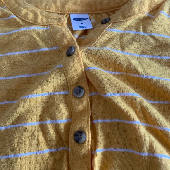 Yellow tshirt - Picture 2 of 2